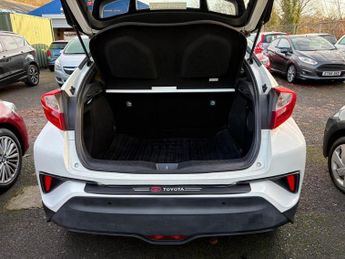 TOYOTA C-HR 1.8 VVT-h Design SUV 5dr Petrol Hybrid CVT Euro 6 (s/s) (122 ps)