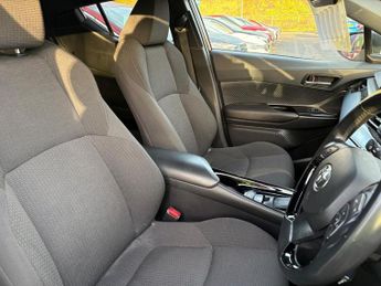 TOYOTA C-HR 1.8 VVT-h Design SUV 5dr Petrol Hybrid CVT Euro 6 (s/s) (122 ps)