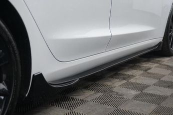 TESLA Model 3 (Dual Motor) Long Range Saloon 4dr Electric Auto 4WDE (346 ps)