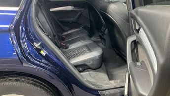 AUDI Q5 2.0 TDI 40 S line SUV 5dr Diesel S Tronic quattro Euro 6 (s/s) (