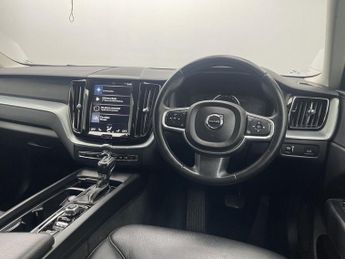 VOLVO XC60 2.0 T5 Momentum SUV 5dr Petrol Auto AWD Euro 6 (s/s) (250 ps)