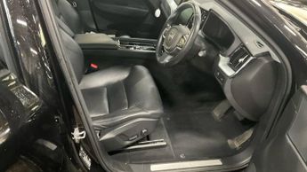 VOLVO XC60 2.0 T5 Momentum SUV 5dr Petrol Auto AWD Euro 6 (s/s) (250 ps)