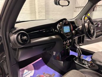 MINI Electric Hatch Cooper SE 32.6kWh Level 2 Hatchback 3dr Electric Auto (184 ps)