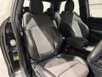 MINI Electric Hatch Cooper SE 32.6kWh Level 2 Hatchback 3dr Electric Auto (184 ps)