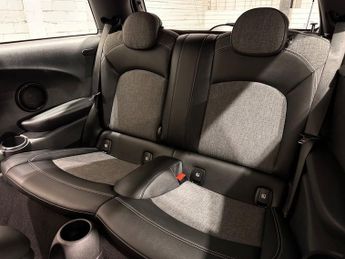 MINI Electric Hatch Cooper SE 32.6kWh Level 2 Hatchback 3dr Electric Auto (184 ps)