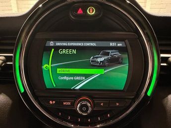 MINI Electric Hatch Cooper SE 32.6kWh Level 2 Hatchback 3dr Electric Auto (184 ps)