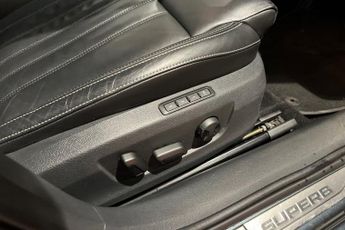 SKODA SUPERB 2.0 TSI SE L Estate 5dr Petrol DSG Euro 6 (s/s) (190 ps) Front  