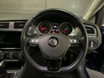 VOLKSWAGEN E-GOLF 35.8kWh e-Golf Hatchback 5dr Electric Auto (136 ps)