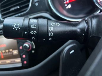 KIA CEED 1.6 CRDi 3 Sportswagon 5dr Diesel Auto Euro 5 (126 bhp)