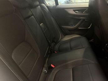 JAGUAR XE 2.0 D180 R-Dynamic HSE Saloon 4dr Diesel Auto Euro 6 (s/s) (180 