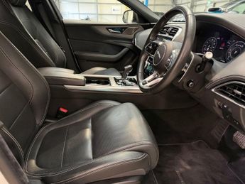 JAGUAR XE 2.0 D180 R-Dynamic HSE Saloon 4dr Diesel Auto Euro 6 (s/s) (180 