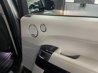 LAND ROVER RANGE ROVER 3.0 TD V6 Vogue SUV 5dr Diesel Auto 4WD Euro 5 (s/s) (258 ps)