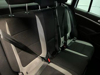 VOLKSWAGEN TIGUAN 2.0 TDI BlueMotion Tech R-Line SUV 5dr Diesel DSG 4WD Euro 5 (s/