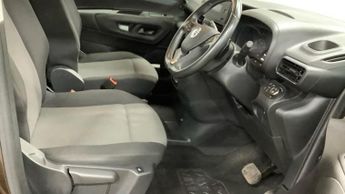 VAUXHALL COMBO LIFE 1.5 Turbo D BlueInjection Design MPV 5dr Diesel Auto Euro 6 (s/s