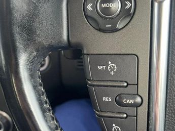 LAND ROVER DISCOVERY 4 3.0 SD V6 XS SUV 5dr Diesel Auto 4WD Euro 5 (255 bhp)