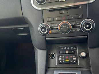 LAND ROVER DISCOVERY 4 3.0 SD V6 XS SUV 5dr Diesel Auto 4WD Euro 5 (255 bhp)