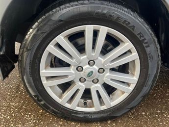 LAND ROVER DISCOVERY 4 3.0 SD V6 XS SUV 5dr Diesel Auto 4WD Euro 5 (255 bhp)