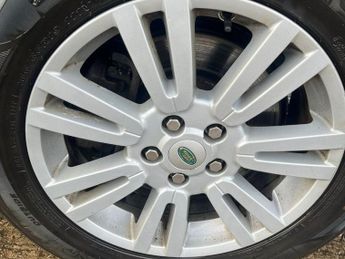 LAND ROVER DISCOVERY 4 3.0 SD V6 XS SUV 5dr Diesel Auto 4WD Euro 5 (255 bhp)