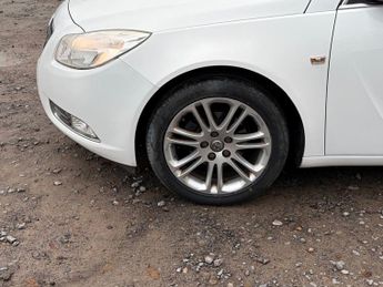 VAUXHALL INSIGNIA 2.0 CDTi ecoFLEX Exclusiv Hatchback 5dr Diesel Manual Euro 5 (13