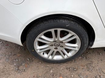 VAUXHALL INSIGNIA 2.0 CDTi ecoFLEX Exclusiv Hatchback 5dr Diesel Manual Euro 5 (13