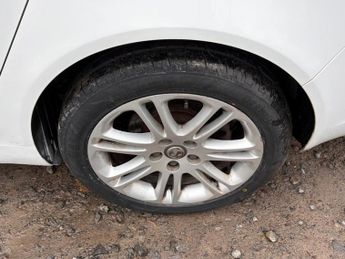 VAUXHALL INSIGNIA 2.0 CDTi ecoFLEX Exclusiv Hatchback 5dr Diesel Manual Euro 5 (13