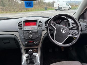 VAUXHALL INSIGNIA 2.0 CDTi ecoFLEX Exclusiv Hatchback 5dr Diesel Manual Euro 5 (13