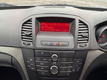 VAUXHALL INSIGNIA 2.0 CDTi ecoFLEX Exclusiv Hatchback 5dr Diesel Manual Euro 5 (13