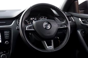 SKODA OCTAVIA 2.0 TDI vRS Estate Diesel DSG (s/s) 5dr - Just 36,012 Miles / 1 