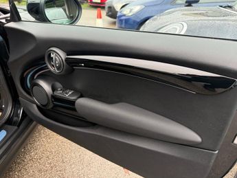 MINI Electric Hatch Cooper SE 32.6kWh Level 2 Hatchback 3dr Electric Auto (184 ps)