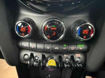 MINI Electric Hatch Cooper SE 32.6kWh Level 2 Hatchback 3dr Electric Auto (184 ps)