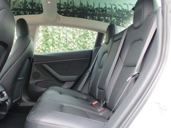 TESLA Model 3 Standard Range Plus Saloon 4dr Electric Auto RWD (241 bhp)