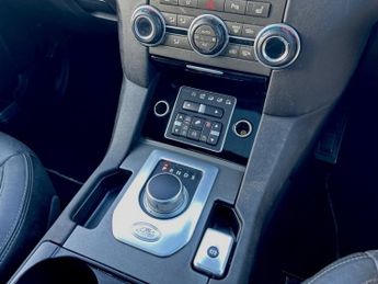 LAND ROVER DISCOVERY 4 3.0 SD V6 HSE Luxury SUV 5dr Diesel Auto 4WD Euro 5 (s/s) (255 b