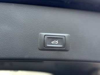 AUDI A6 AVANT 2.0 TDI ultra SE Executive Estate 5dr Diesel S Tronic Euro 6 (s/