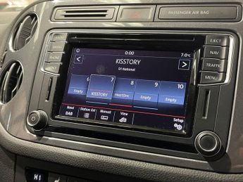 VOLKSWAGEN TIGUAN 2.0 TDI BlueMotion Tech R-Line Edition SUV 5dr Diesel DSG 4WD Eu
