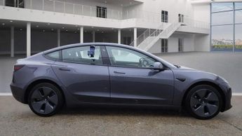 TESLA Model 3 Standard Range Plus Saloon 4dr Electric Auto RWD (241 bhp)