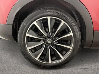 VAUXHALL GRANDLAND X 1.6 13.2kWh Business Edition Nav Premium SUV 5dr Petrol Plug-in 