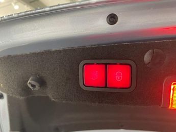 MERCEDES-BENZ C-CLASS 2.0 C200 AMG Line (Premium) Saloon 4dr Petrol G-Tronic+ Euro 6 (