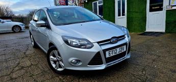 Ford Focus 1.6 Zetec Hatchback 5dr Petrol Powershift Euro 5 (125 ps)