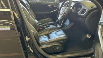 VOLVO V40 1.5 T2 R-Design Edition Hatchback 5dr Petrol Auto Euro 6 (s/s) (