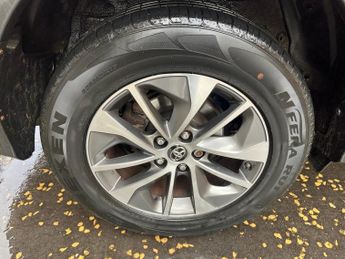 TOYOTA RAV4 2.5 VVT-h Business Edition Plus SUV 5dr Petrol Hybrid CVT Euro 6