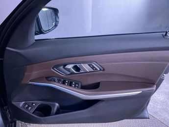 BMW 3 SERIES 2.0 330e 12kWh Sport Pro Touring 5dr Petrol Plug-in Hybrid Auto 