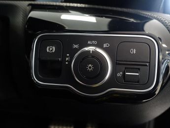 MERCEDES-BENZ A-CLASS 1.3 A180 AMG Line Hatchback 5dr Petrol 7G-DCT Euro 6 (s/s) (136 