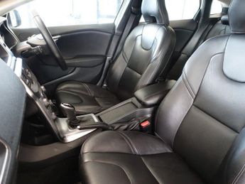VOLVO V40 1.5 T3 Inscription Hatchback 5dr Petrol Auto Euro 6 (s/s) (152 p