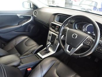 VOLVO V40 1.5 T3 Inscription Hatchback 5dr Petrol Auto Euro 6 (s/s) (152 p