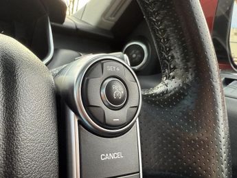 LAND ROVER RANGE ROVER SPORT 3.0 SD V6 HSE SUV 5dr Diesel Auto 4WD Euro 6 (s/s) (306 ps)