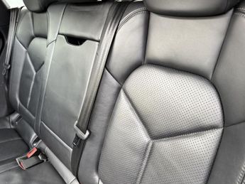 PORSCHE MACAN 3.0 TD V6 S SUV 5dr Diesel PDK 4WD Euro 6 (s/s) (258 ps)