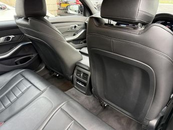 BMW 3 SERIES 2.0 330e 12kWh M Sport Saloon 4dr Petrol Plug-in Hybrid Auto Eur