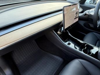 TESLA Model 3 (Dual Motor) Long Range Saloon 4dr Electric Auto 4WDE (346 ps)