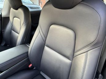 TESLA Model 3 (Dual Motor) Long Range Saloon 4dr Electric Auto 4WDE (346 ps)