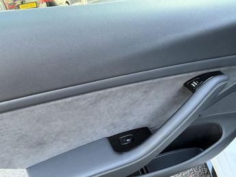 TESLA Model 3 (Dual Motor) Long Range Saloon 4dr Electric Auto 4WDE (346 ps)